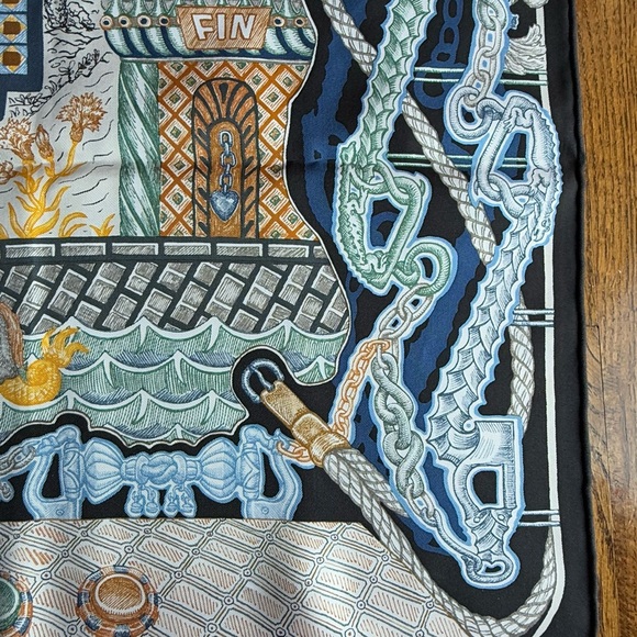 Hermes 90cm silk Scarf "Super Silk Quest" - Picture 7 of 9